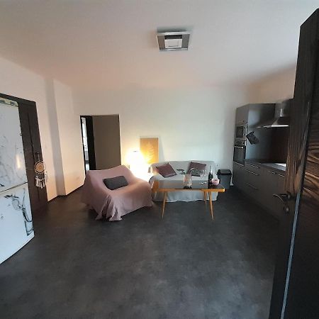 Apartman Devade Se Dvema Loznicemi A Wifi Pripojenim 特鲁特诺夫 外观 照片
