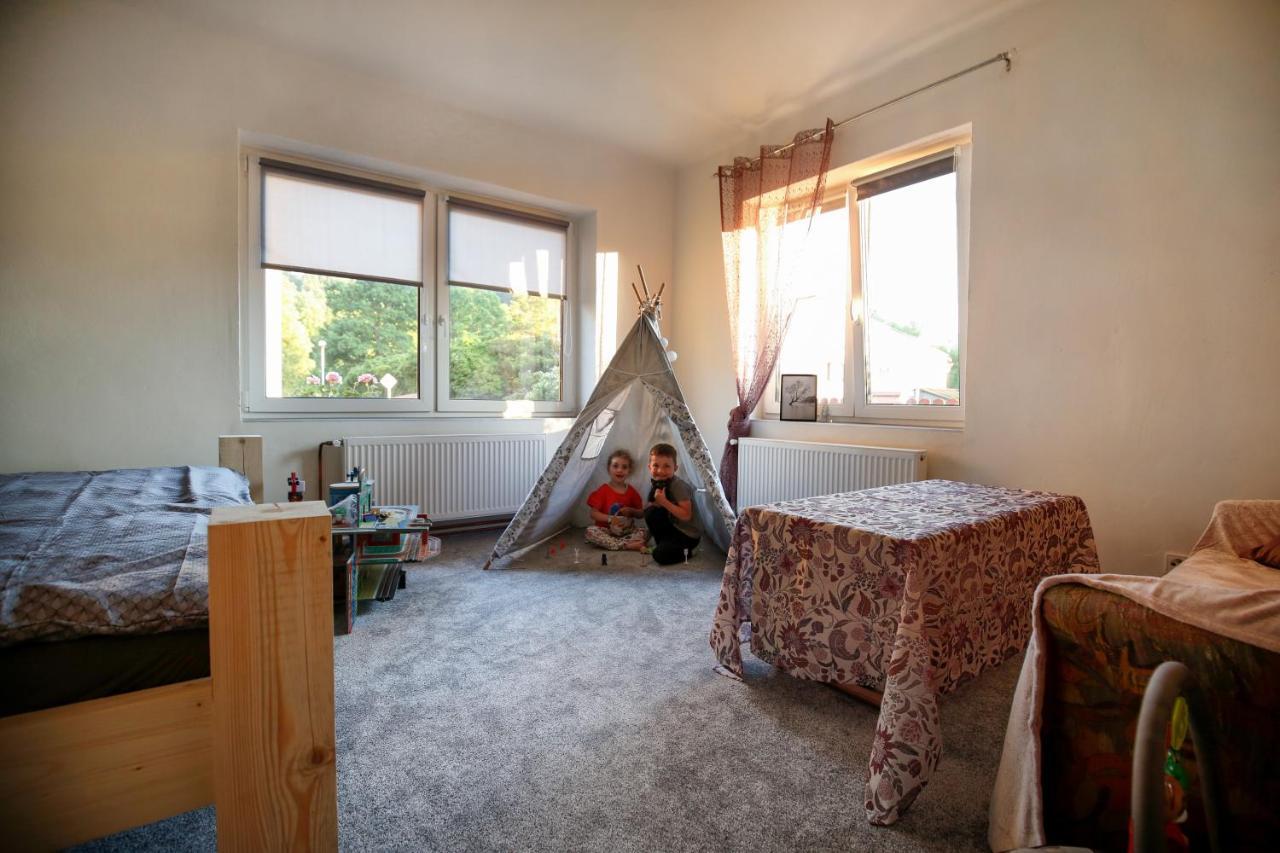 Apartman Devade Se Dvema Loznicemi A Wifi Pripojenim 特鲁特诺夫 外观 照片